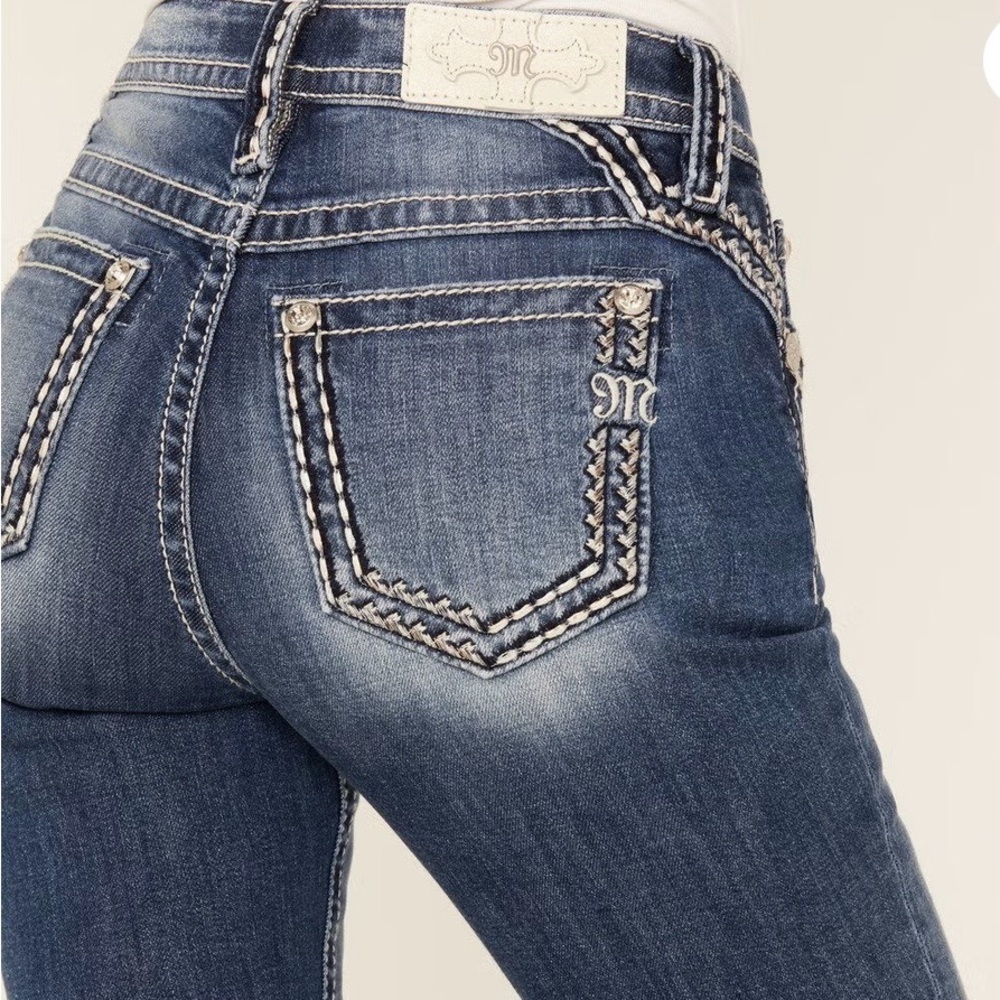 MISS ME WOMEN'S MEDIUM WASH MID RISE BORDER STITCH BOOTCUT STRETCH DENIM JEANS